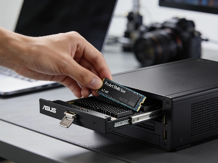 ASUS ProArt PA40SU spinge l'archiviazione USB4 a 40 Gbps con raffreddamento attivo QWERTYmag