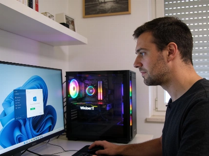 Microsoft risolve i crash di Windows 11 legati ai giochi e driver RGB QWERTYmag